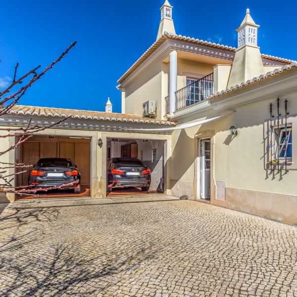 Mansão de Luxo - Luxury Villa